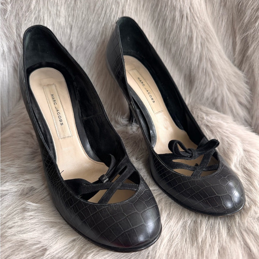 Vintage black MARC JACOBS animal print pumps
Size 38
